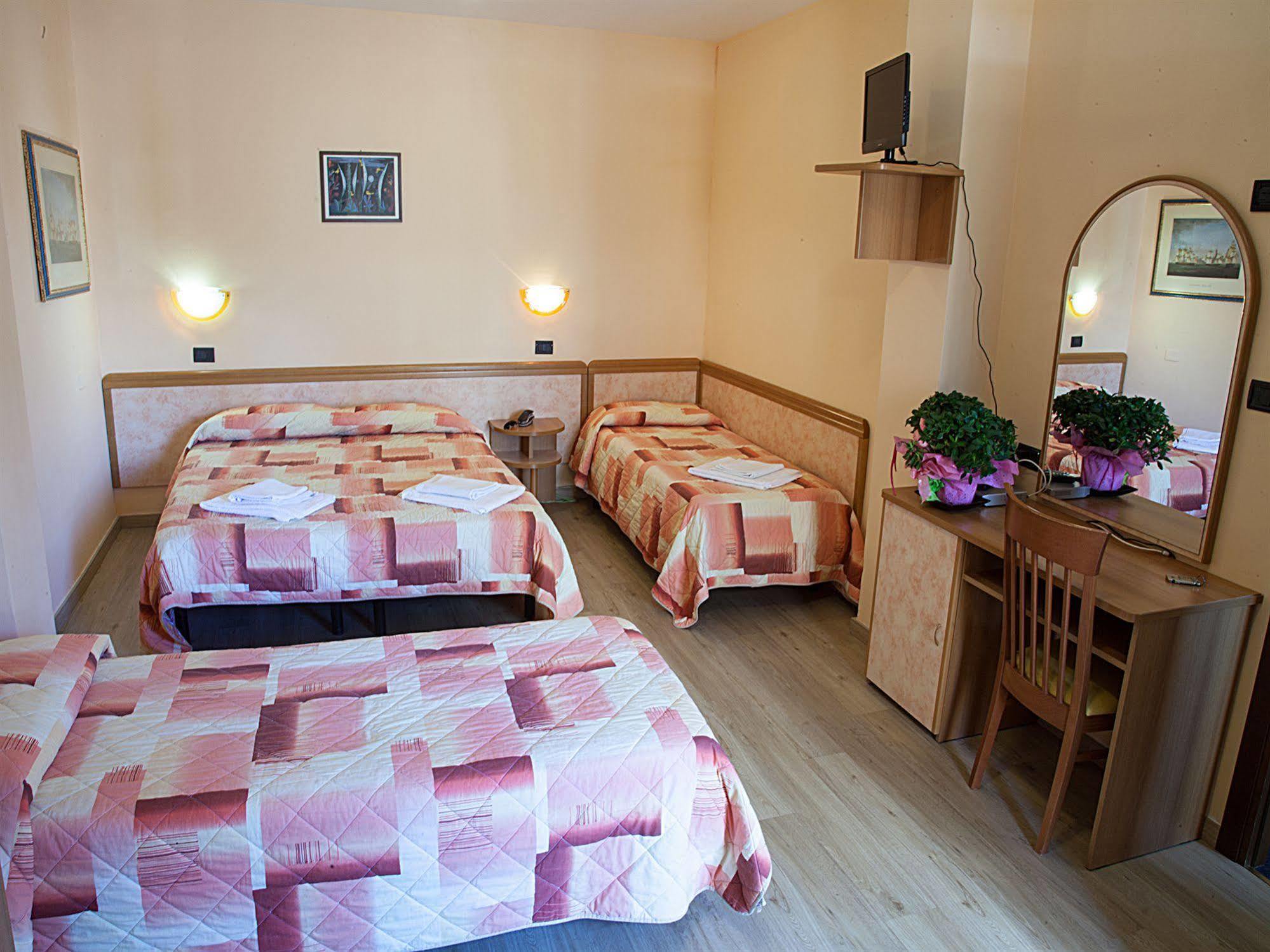 Hotel Bamby Rimini Ngoại thất bức ảnh