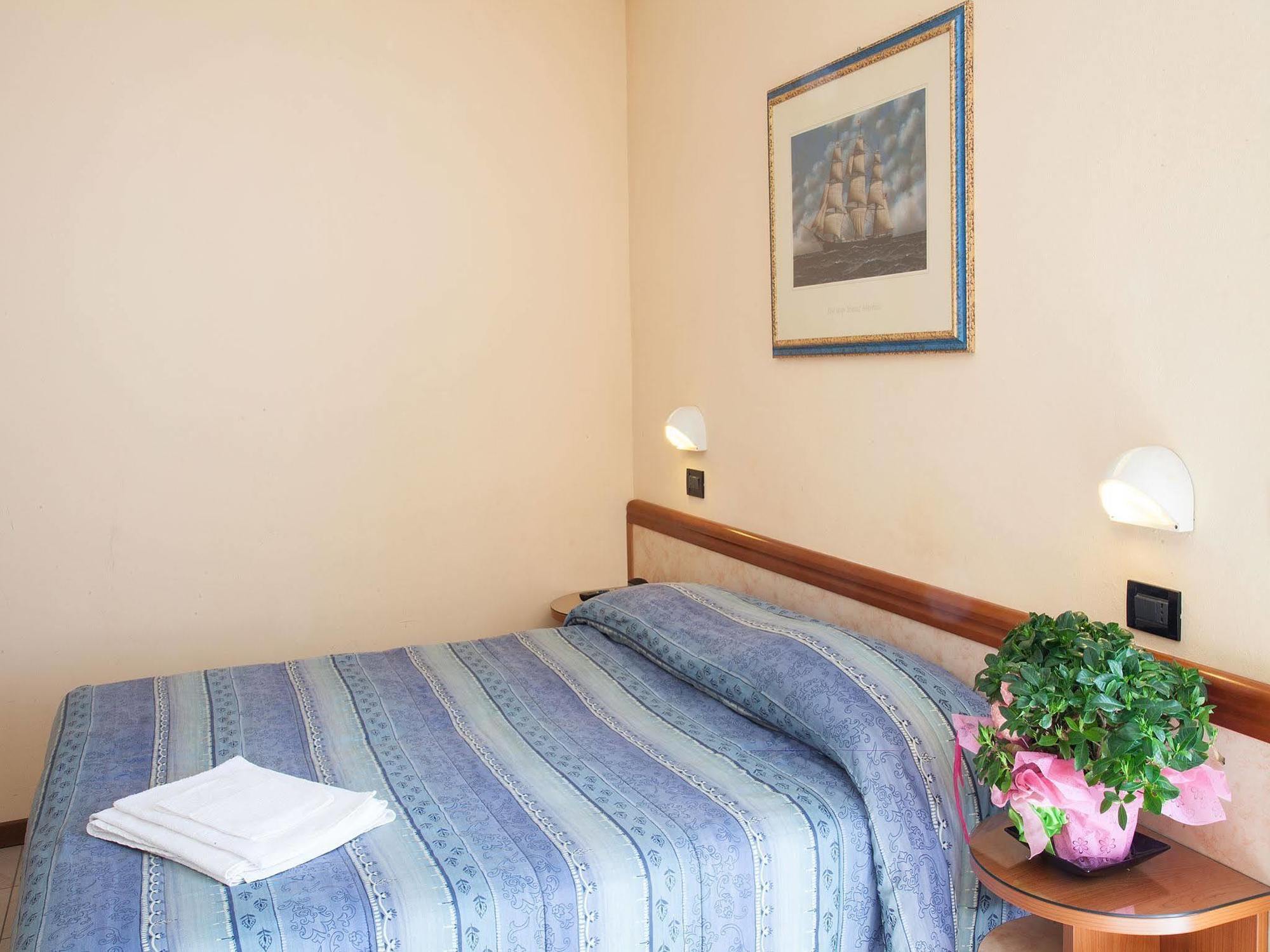 Hotel Bamby Rimini Ngoại thất bức ảnh
