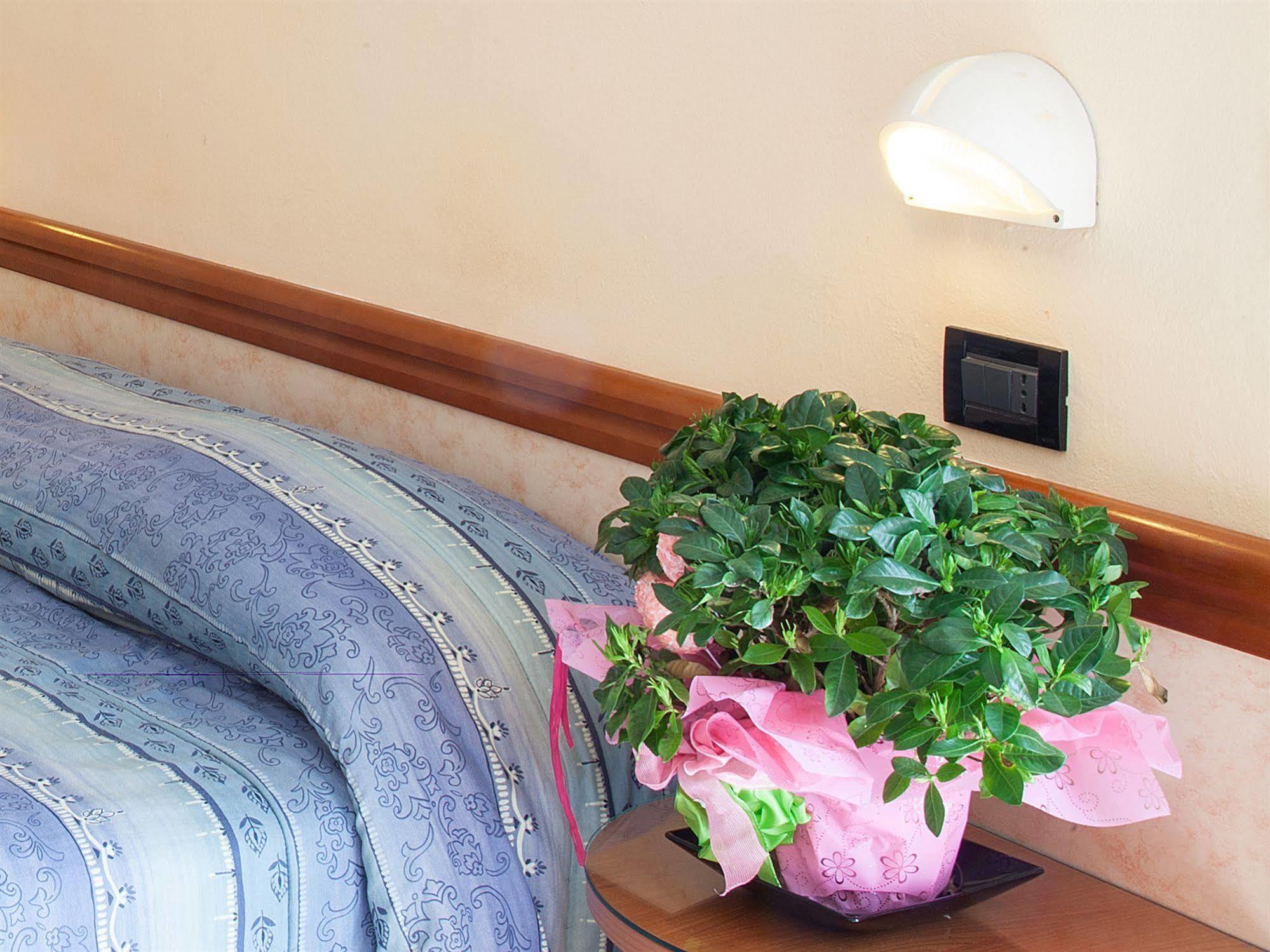 Hotel Bamby Rimini Ngoại thất bức ảnh