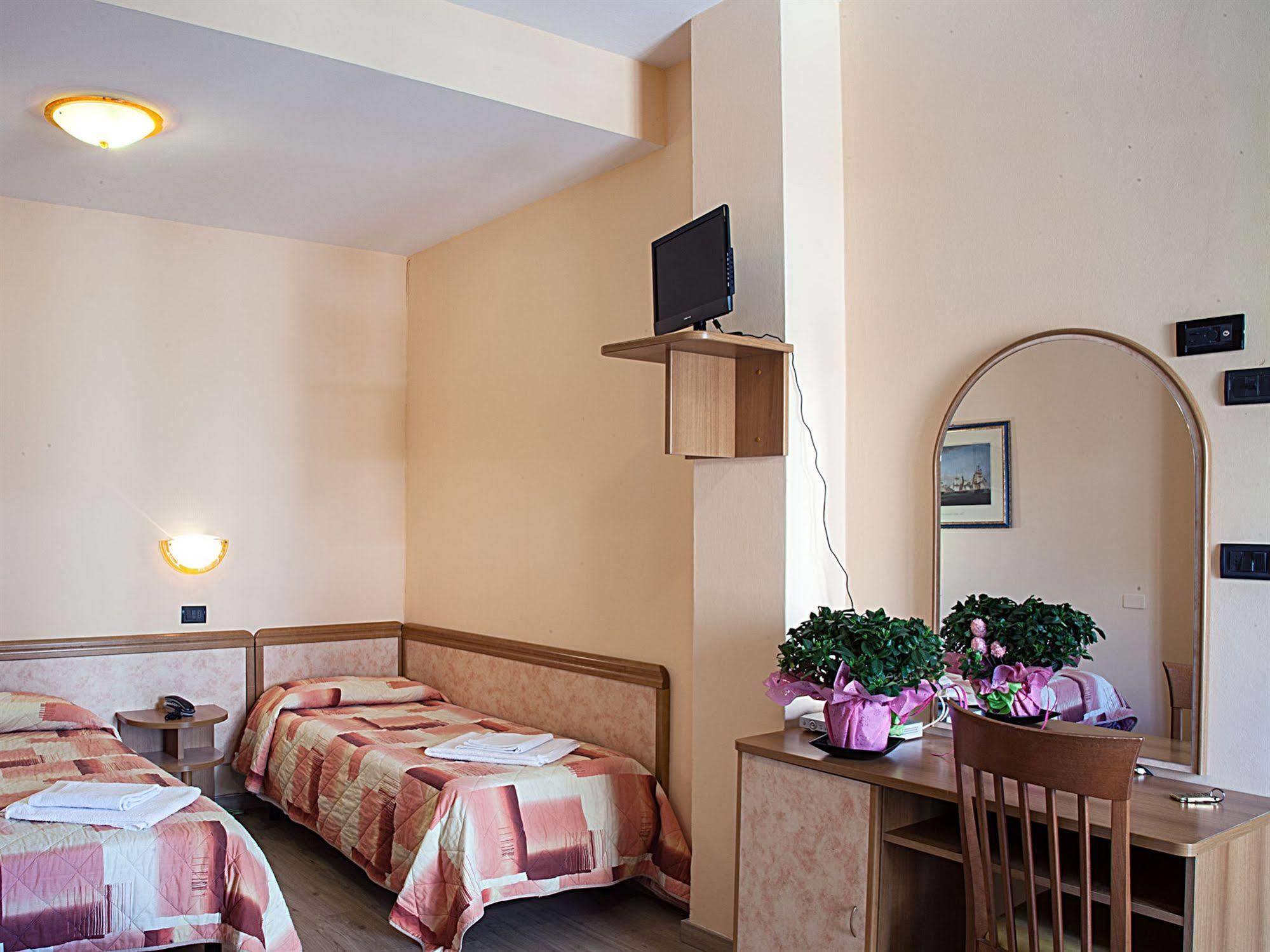 Hotel Bamby Rimini Ngoại thất bức ảnh